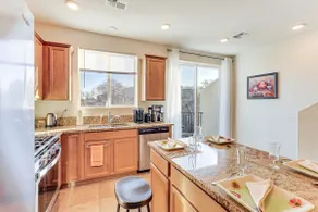 4 Mi to Dtwn: Family-friendly Townhome in Reno - Image 2