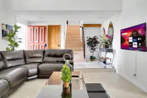 Rustic Charm Retreat next to South Coast & SNA - Image 3