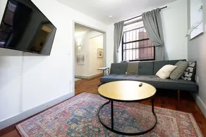 Family-Friendly Duplex Near Subway | Patio + Games - Image 2