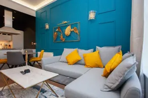 Stylish Central Apartment with Parking - Image 3