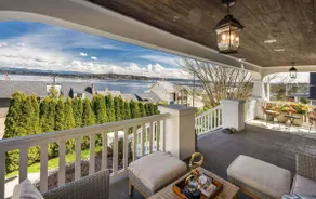 Leschi Retreat w Breathtaking Water View Sleeps 14 - Image 5