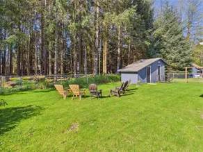 Home Near Mendenhall Glacier with Large Backyard - Image 2