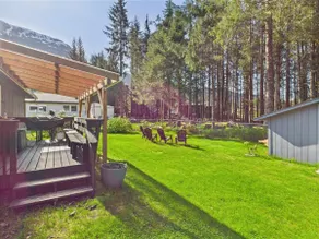 Home Near Mendenhall Glacier with Large Backyard - Image 3
