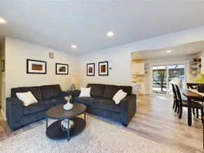 Home Near Mendenhall Glacier with Large Backyard - Image 4