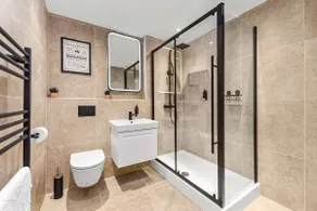 Modern 2 Bedroom Stay, Balcony, East Croydon - Image 3