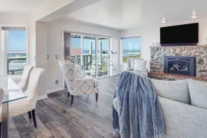 Ocean Front! Sleeps 12! Hot Tub! Dog Friendly! - Image 2