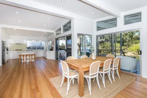 Luxury Waterfront Stay at Tallebudgera Creek - Image 4
