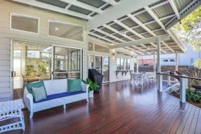 Luxury Waterfront Stay at Tallebudgera Creek - Image 5