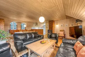 Large Holiday Home With Pool, Spa And Sauna, 1500 Meters From The North Sea - Image 5