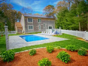 Overlook Poolside Getaway Heated Pool (May - Oct 2 - Image 4