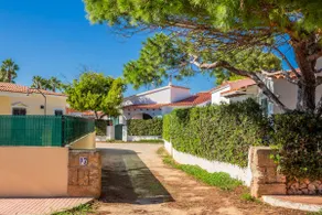 Appartement de vacances avec barbecue, jardin et terrasse | Vue jardin - Image 4