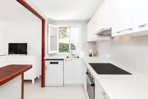 Appartement de vacances avec barbecue, jardin et terrasse | Vue jardin - Image 3
