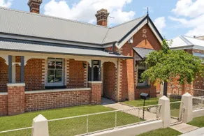 William House - Heart of Bathurst - Sleeps 6 - Image 4