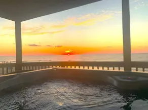 Starfish Beachfront Swim-Up - Image 2