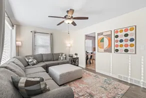 Charming 1950s Bungalow in Millcreek - Image 2