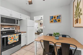 Charming 1950s Bungalow in Millcreek - Image 3
