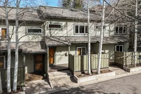 Enjoy mountain and river views at cozy 3 bdrm cond - Image 3