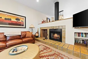 Enjoy mountain and river views at cozy 3 bdrm cond - Image 5