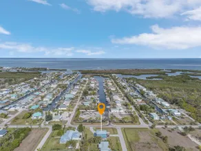 3/3 Loft Style Home in the Heart of Bokeelia! - Image 2