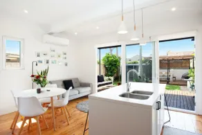 Garden Oasis Sydenham - Image 2