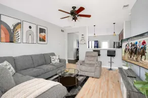 Group-friendly home near Churchill Downs for Derby - Image 4
