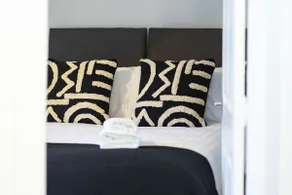 2-Bed Apartment in Paisley - Near Glasgow Airport - Image 4