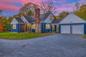 Blue Cottage East Setauket - Image 3