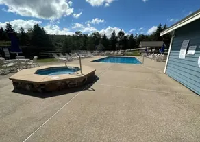 Sleeps 10, 3BR/6 bed, Hot Tub, POOL, Free Shuttle - Image 3