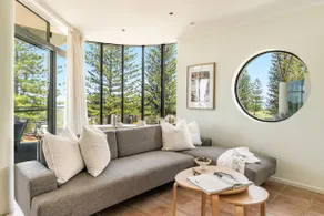 LA Ronde 4 - Hear the Waves of Pippi Beach - Holiday Yamba - Image 5