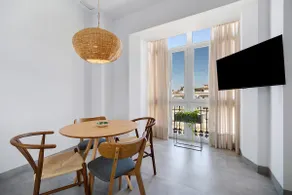 Apartment 'Gran Suite Balcón 4' with Balcony, Wi-Fi and Air Conditioning - Image 3