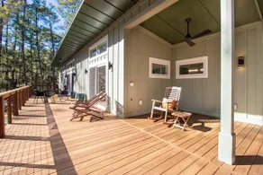 3BR home with nature views - Image 3