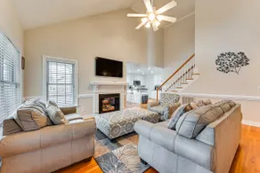 9 Mi to Dtwn: Greenville Home w/ Screened Patio! - Image 3