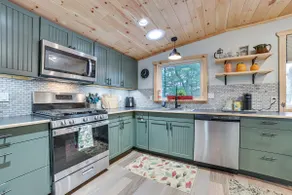 Lake Access & Dock: Remote Mio-area Cottage - Image 5