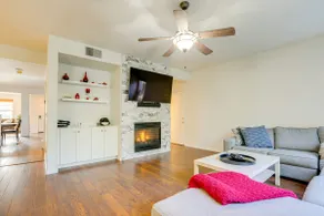 4 Mi to UC Davis: Updated Family Home - Image 2