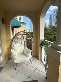 Urban Luxe Aventura 22 Retreat - Image 3