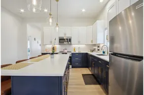 Blissful 5BR3BA Haven Near Riverwalk Downtown - Image 3