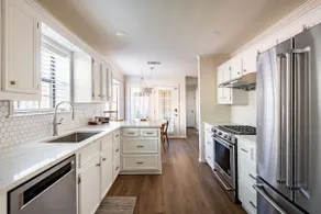 Relaxing 3BR Stay - BBQ, Games & Comfort! - Image 5