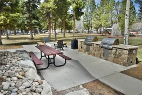 On Lakefront! Views! Pool, Gym, Grill. Walk to Amp - Image 4