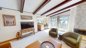On Lakefront! Views! Pool, Gym, Grill. Walk to Amp - Image 2