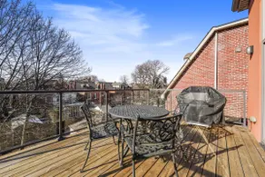 Downtown Modern Loft - 2 Car Parking & Terrace! - Image 4