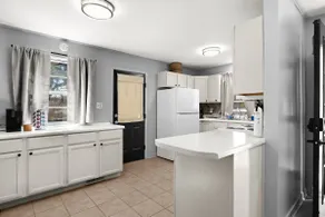 Cozy Home in Oak Ridge w 3BR - Image 2