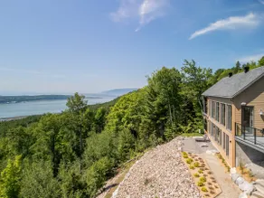 La Bergerie – 180° River View • Spa • Sauna - Image 3