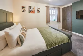 Host & Stay - Salt Rock Retreat - Image 4