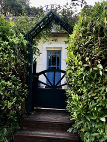 Hideaway cottage, log burner, sauna & hot tub - Image 2