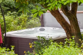 Hideaway cottage, log burner, sauna & hot tub - Image 4