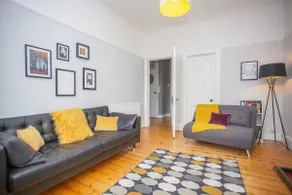 Beautiful Flat in Great West end Location - Image 2