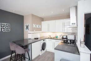 Southside Flat with Private Garden! - Image 5