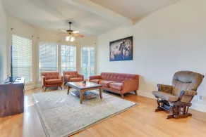Serene 50-acre Nature Retreat Near Melissa & Anna - Image 3