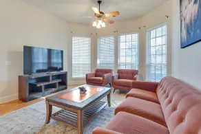 Serene 50-acre Nature Retreat Near Melissa & Anna - Image 4