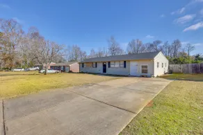 Spotless King Retreat Near Maxwell AFB - Image 3
